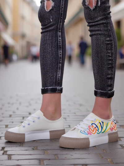 Royalfashion Női edzőcipő szívmintával Sercess