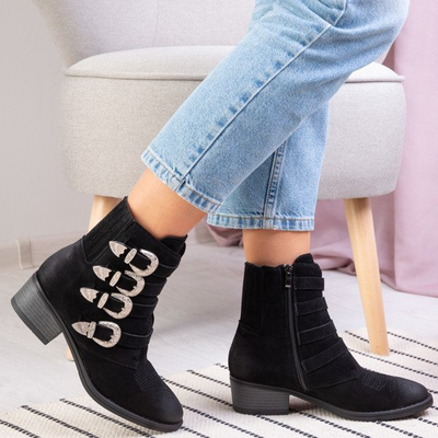 Fekete bokacsizma egy alacsony oszlopon Grand - Lábbeli