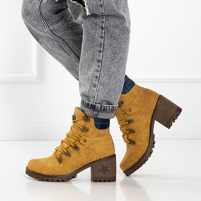 Mustáros női csizma a Royaltan postán - Lábbeli