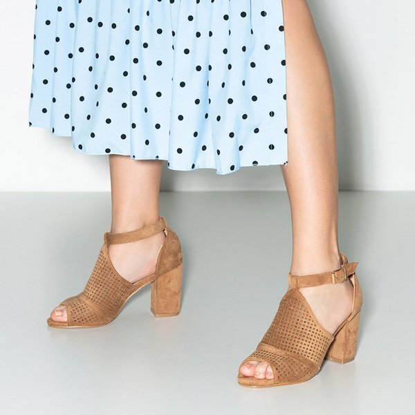 OUTLET Női teve áttört szandál oszlopon Folawia - Lábbeli