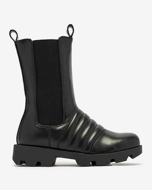 Fekete női csizma vastagabb talppal és dombornyomással Ferita- Footwear