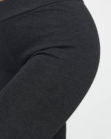 Sötétszürke || galambszürke