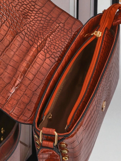 Royalfashion Lakkozott kis női táska műbőrből Velia Crest