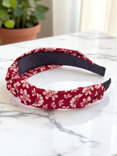 Royalfashion Hajpánt virágos fonással Florinda