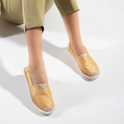 OUTLET Sárga női espadrillák fényes cérnával Hagenti - Cipők