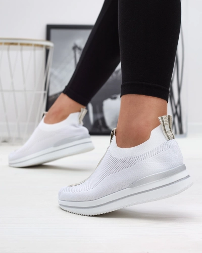 Női csúszós sportcipő fehér felirattal Cerppa- Footwear