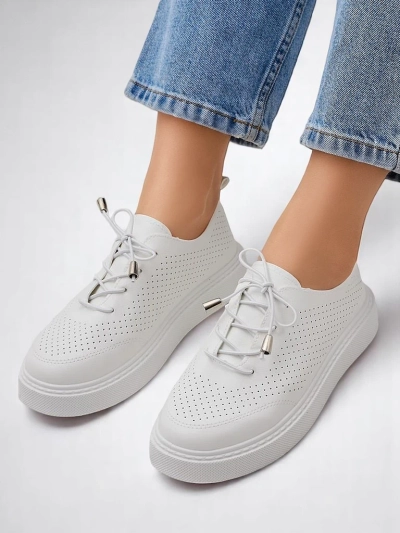 Royalfashion Női perforált fűzős sportcipő Vaned