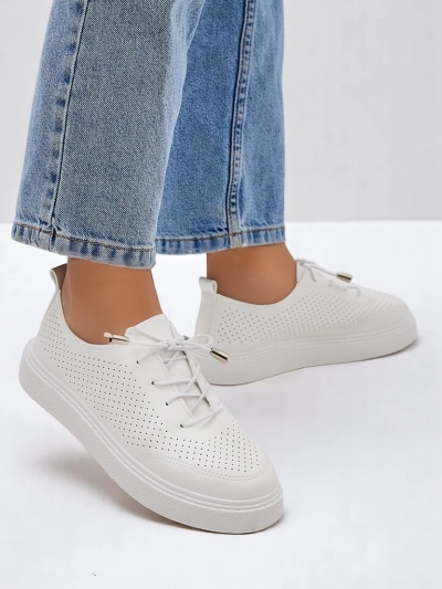 Royalfashion Női perforált fűzős sportcipő Vaned