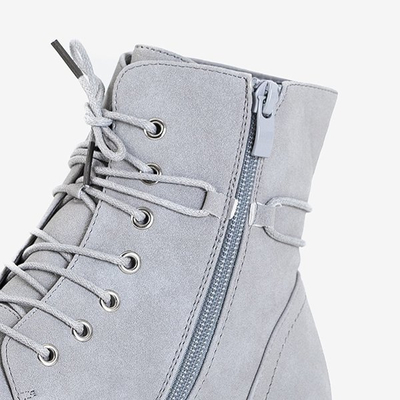 OUTLET Szürke női csizma díszítéssel Matildat - Lábbeli