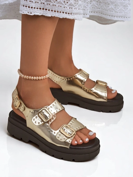 Royalfashion Női vastag talpú szandál strasszokkal, Rocky Chic