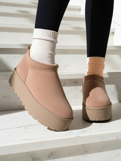 Royalfashion Női rövid csizma a'la hócsizma Ozozi