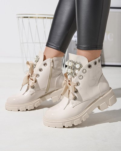 Női lakkbőr bagger csizma bézs színben Oselfo- Lábbeli