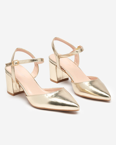 OUTLET Női szandál alacsony oszlopon, arany színben Nerolak - Lábbeli