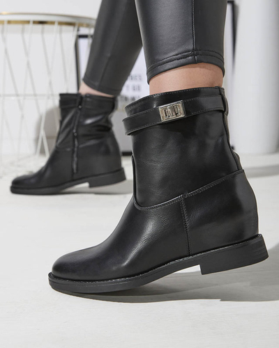 OUTLET Női csizma rejtett horgonnyal, fekete színben Leverrs- Footwear
