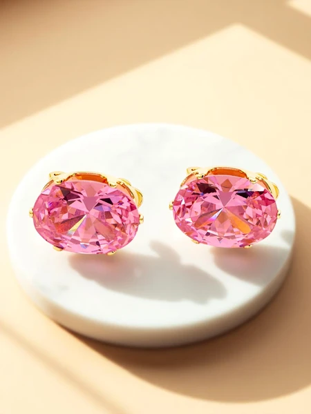 Royalfashion női klipszes fülbevaló kristállyal