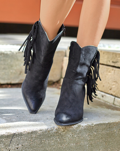 Fekete cowboy csizma magasabb oszlopon, bojttal Tatzul - Lábbeli