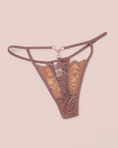 Royalfashion Csipkés női tanga