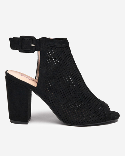 OUTLET Női fekete áttört szandál az Illosey postán - Lábbeli