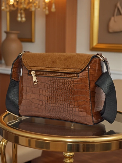 Kis női műbőr táska Narelle nyomással