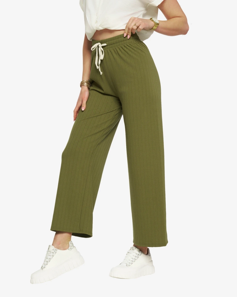 Női bőszárú bordázott nadrág zöld színben- Ruházat