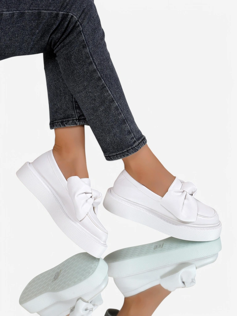 Royalfashion Elegáns női mokaszin masnival Ortto