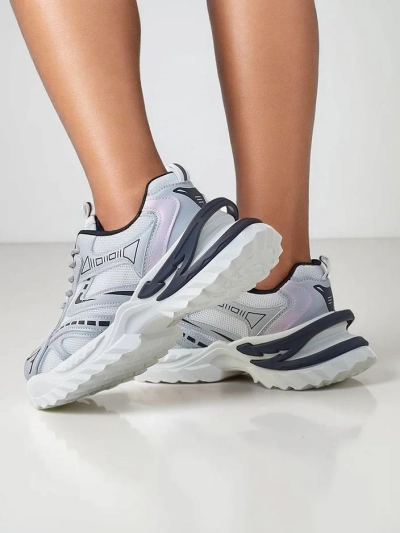 Royalfashion Női sportcipők vastagabb talpon Nettes