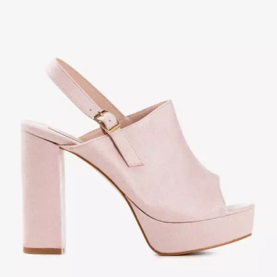 OUTLET Világos rózsaszín öko-velúr szandál magasabb oszlopon Tripsi-Shoes