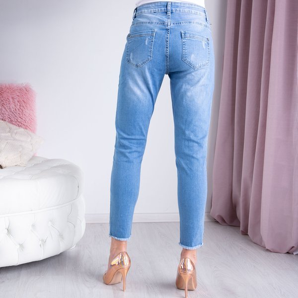 Niebieskie jeansy ze średnią posadą - Spodnie