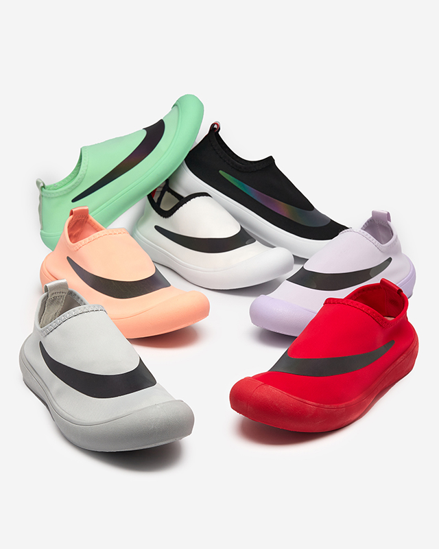 OUTLET Fekete női bebújós tornacipő Lerick - Lábbeli