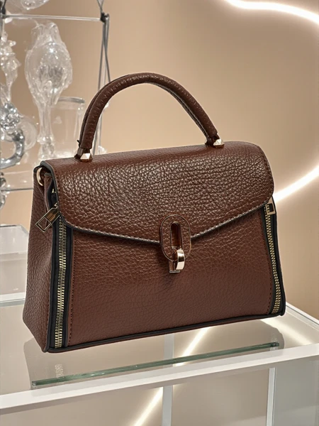 Celoura kisméretű női műbőr kézitáska