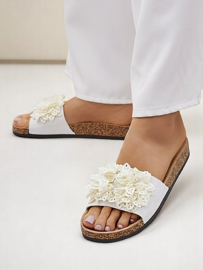 Royalfashion női flip-flop kis virágokkal Occes