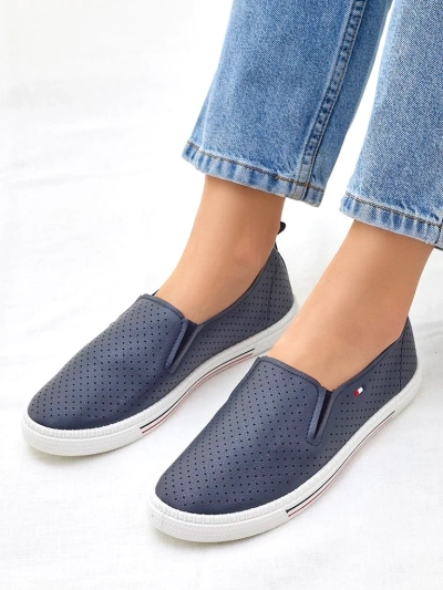 Royalfashion Női perforált slip-on cipők Vielles