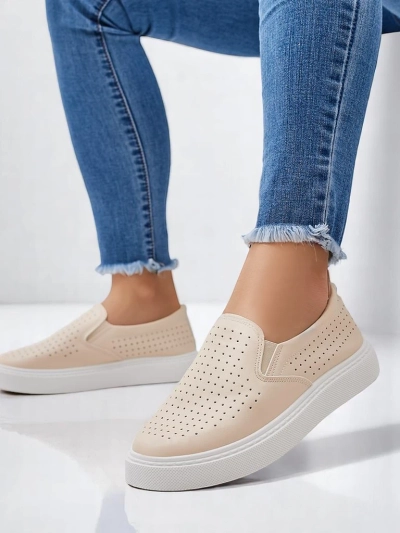 Royalfashion Női perforált slip-on cipők Emillia