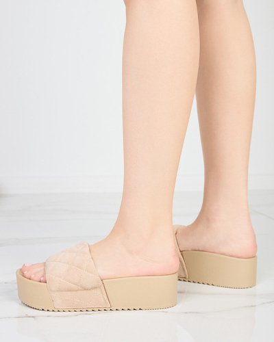 Bézs női steppelt szandál az emelvényen Koriner - Lábbeli