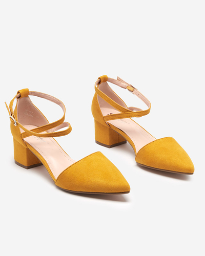 Női mustáros szandál oszlopon Crisco - Footwear