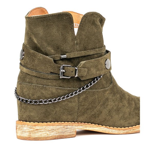 Zöld cowboy csizma egy beltéri éken Salem - cipő