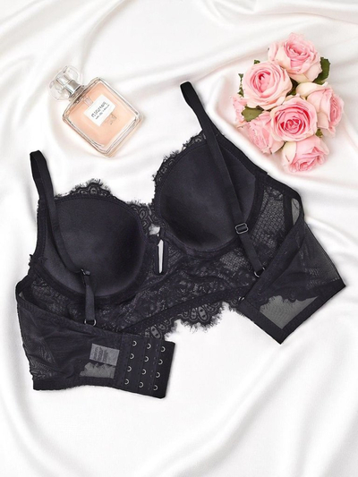 Royalfashion Női szivacsos csipkés fűzős melltartó Grace Corset