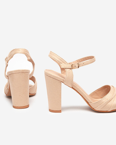 OUTLET Női szandál az oszlopon Garroti bézs színben - Lábbeli