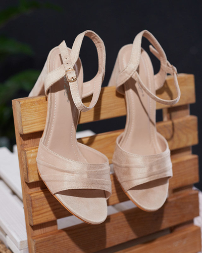 OUTLET Női szandál az oszlopon Garroti bézs színben - Lábbeli