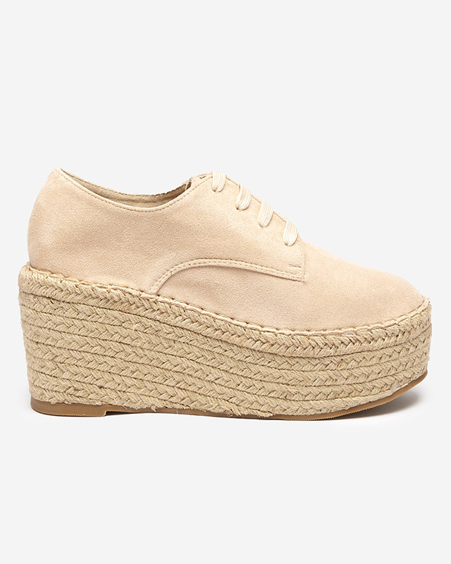 OUTLET Bézs ék alakú cipő Jakaia- Lábbeli