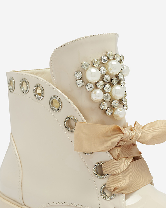 Női lakkbőr bagger csizma bézs színben Oselfo- Lábbeli