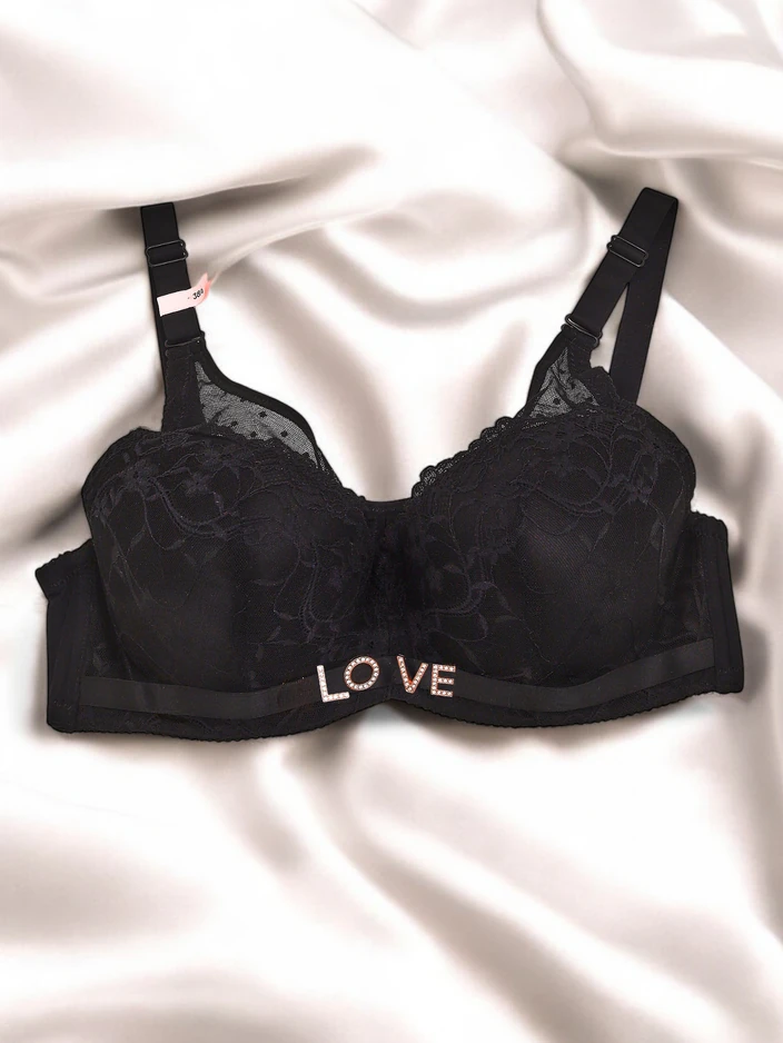 Royalfashion Női merevítős melltartó csipkével