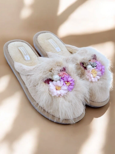 Royalfashion Női bundás papucs virágokkal Ederra