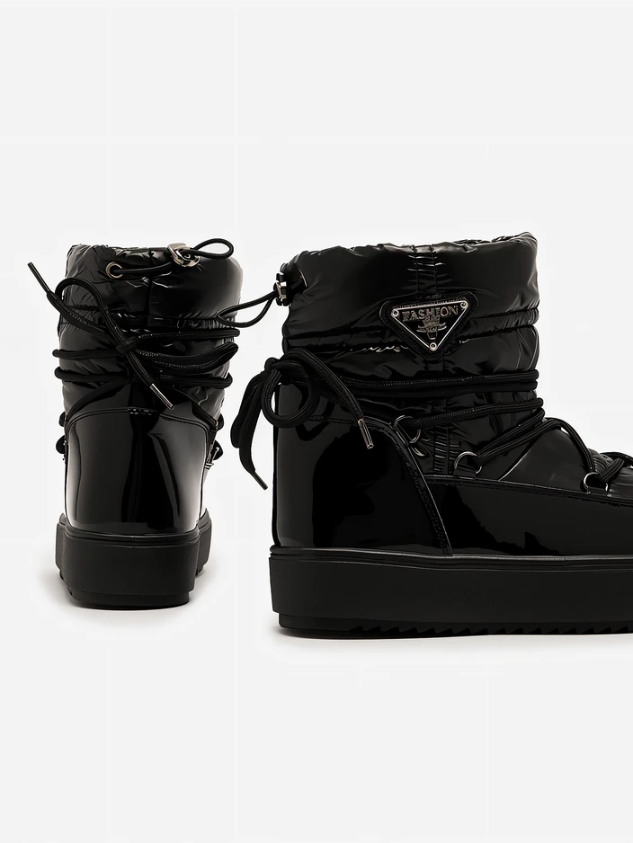 Royalfashion Női csúszós csizma a'la hócsizma fekete színben Vevnose