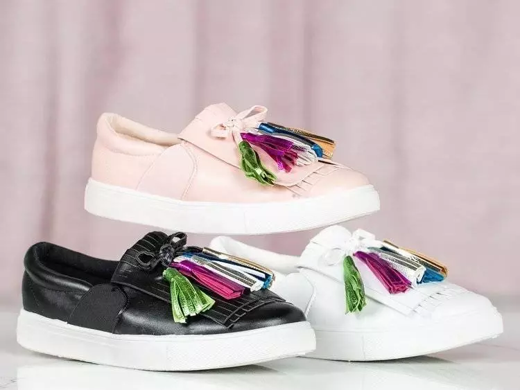 OUTLET Fekete sportcipő Osederra rojtokkal - Lábbeli