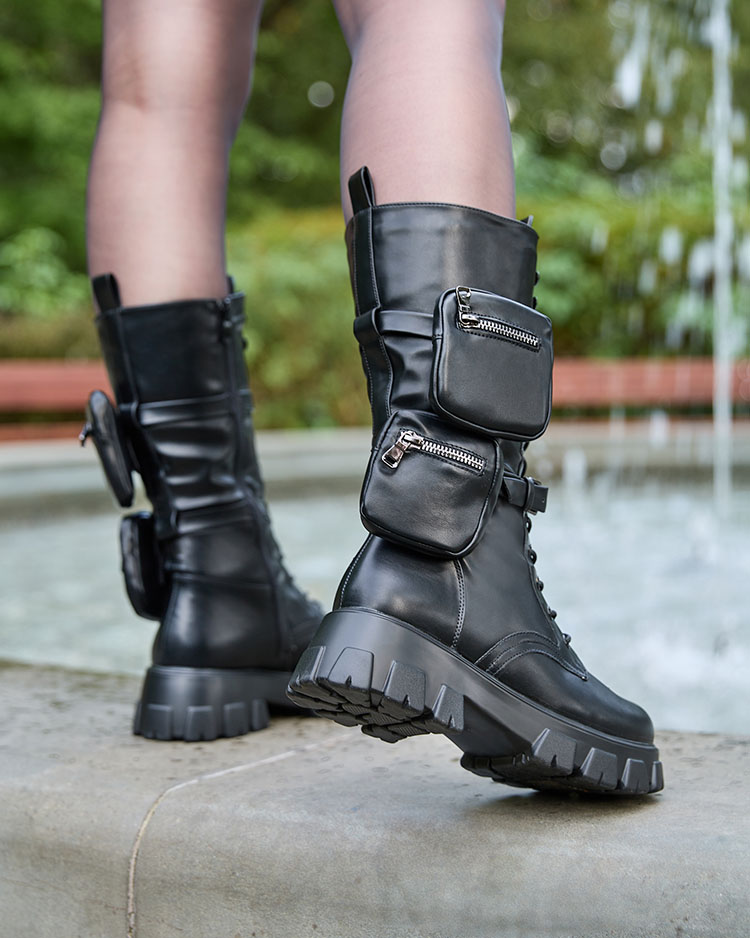 Royalfashion Fekete női bagger csizma Atiuha tasakkal