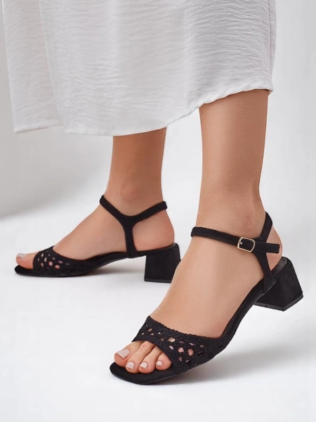 Royalfashion Női perforált szandál Azopi