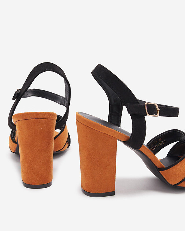 OUTLET Teve színű női szandál poszton Hromm- Footwear