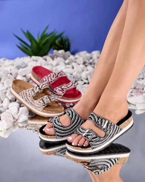 Női papucs cirkóniával fekete színben Lalud-Footwear