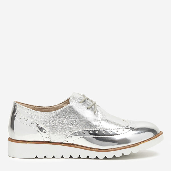 OUTLET Ezüst női cipő csillogó ezüst betétekkel Retinisa - Lábbeli